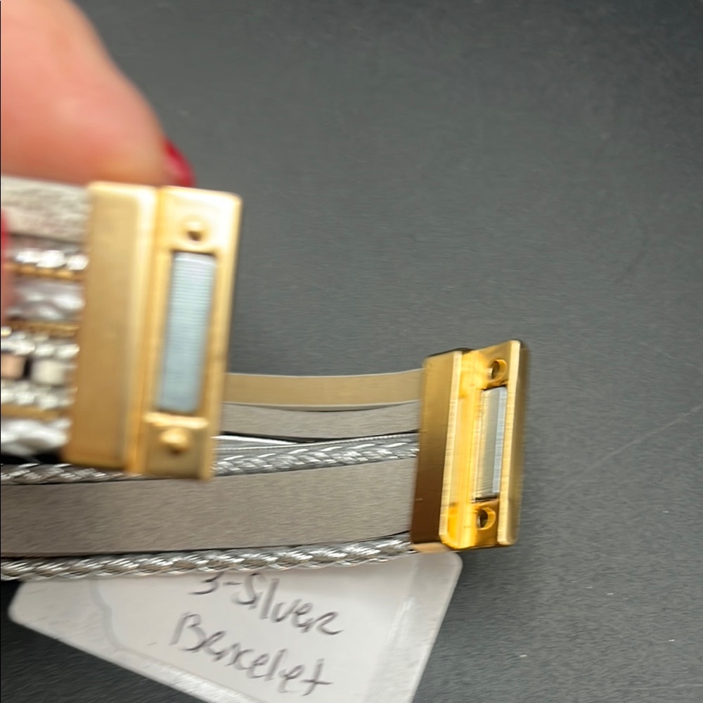 Elegant Silver and Gold Heart Bracelet Set - Picture 3 of 6